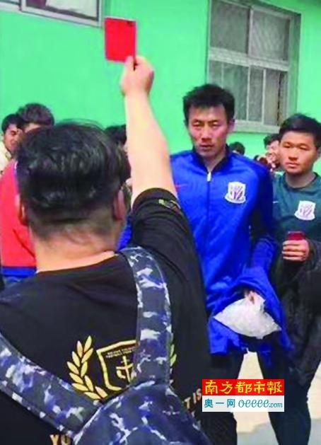 在此之前，已有多位画师为电影绘制相关主题海报 票房又创纪录！