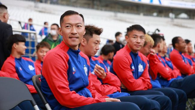 亚当·桑德勒、比尔·伯尔、海瑟·莫里斯、艾莉森·斯特朗等人出席。