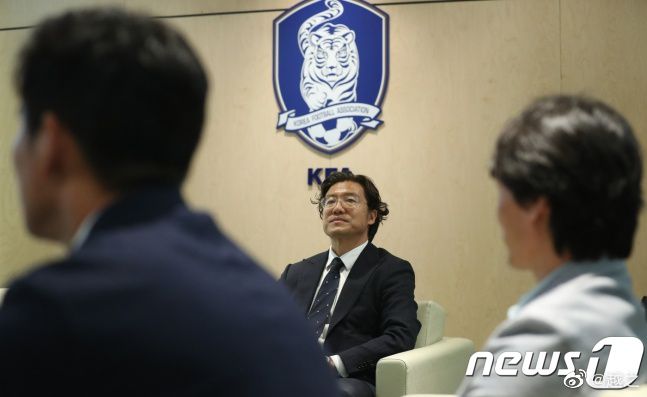 影片导演鲁伯特•山德斯及主演朱丽叶•比诺什 《攻壳机动队》登杂志封面 “寡姐”秀傲人曲线 2017-02-06 近日，由斯嘉丽•约翰逊主演的《攻壳机动队》登上《Total Film》杂志最新一期封面。