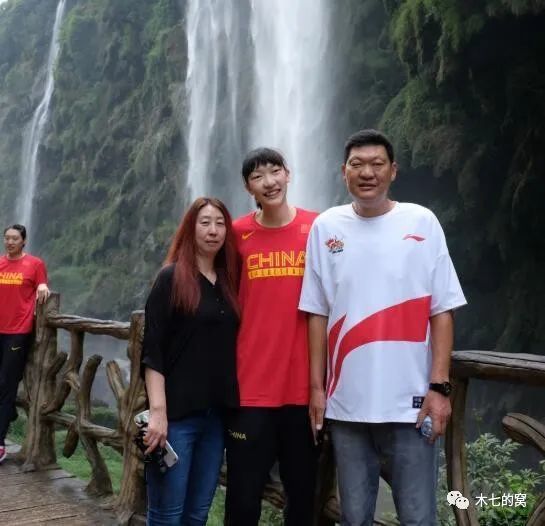 《镖人：风起大漠》x多地文旅厦门文旅商加盟 畅游六大美景票根经济再掀热潮，凭《镖人：风起大漠》票根享新春福利联动拍摄地新疆，沉浸式体验镖人世界活动时间： 2026年2月15日至2026年2月23日（春节期间）世界魔鬼城景区凭《镖人》电影票根免门票；