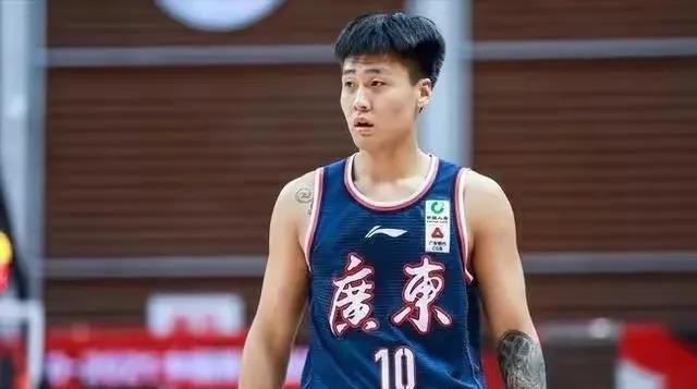 《浪浪人生》黄渤范丞丞高燃赛龙舟2025-10-10 热门新闻 食物和爱都不可辜负！