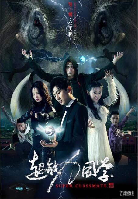 克里斯汀·昆图大露香肩 2010-08-30 当地时间2010年8月29日，被称为“电视界奥斯卡”的第62届艾美奖颁奖典礼在美国纽约时代广场诺基亚剧院盛大举行，本届艾美奖入围者实力雄厚竞争激烈，红地毯上也是群星闪耀，星光熠熠。