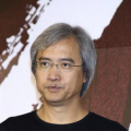| (2/9) 组图：凯特·布兰切特亮相威尼斯开幕红毯 养女同行！