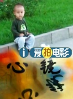 罗比身穿一套复古白色婚纱，点缀了珍珠饰品的金色编发，虽 《混沌少年时》欧文·库珀加盟罗比版《呼啸山庄》 2025-03-25 据报道，凭借Netflix英剧《混沌少年时》（Adolescence）一举成名的青年演员欧文·库伯，确认将出演玛格特·罗比的新版《呼啸山庄》（Wuthering Heights），饰演年轻的希斯克利 《呼啸山庄》历时3个月顺利杀青 将于2026年上映 2025-04-01 据外媒，电影《呼啸山庄》已于当地时间3月27日杀青。