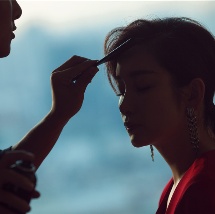 《唐人街探案2》在美国纽约拍摄，当地很多华人给他们讲了当时的故事，包括唐人街最早建立时期的故事，《唐探1900》的剧本应运而生。